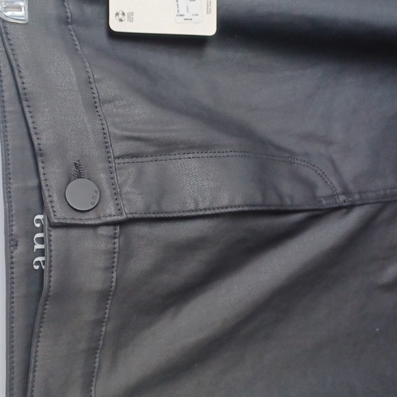 A.n.a  Women's High Rise Flare Dark Rinse Denim BLACK  SZ 26 NWT, 31" Inseam - Picture 2 of 10